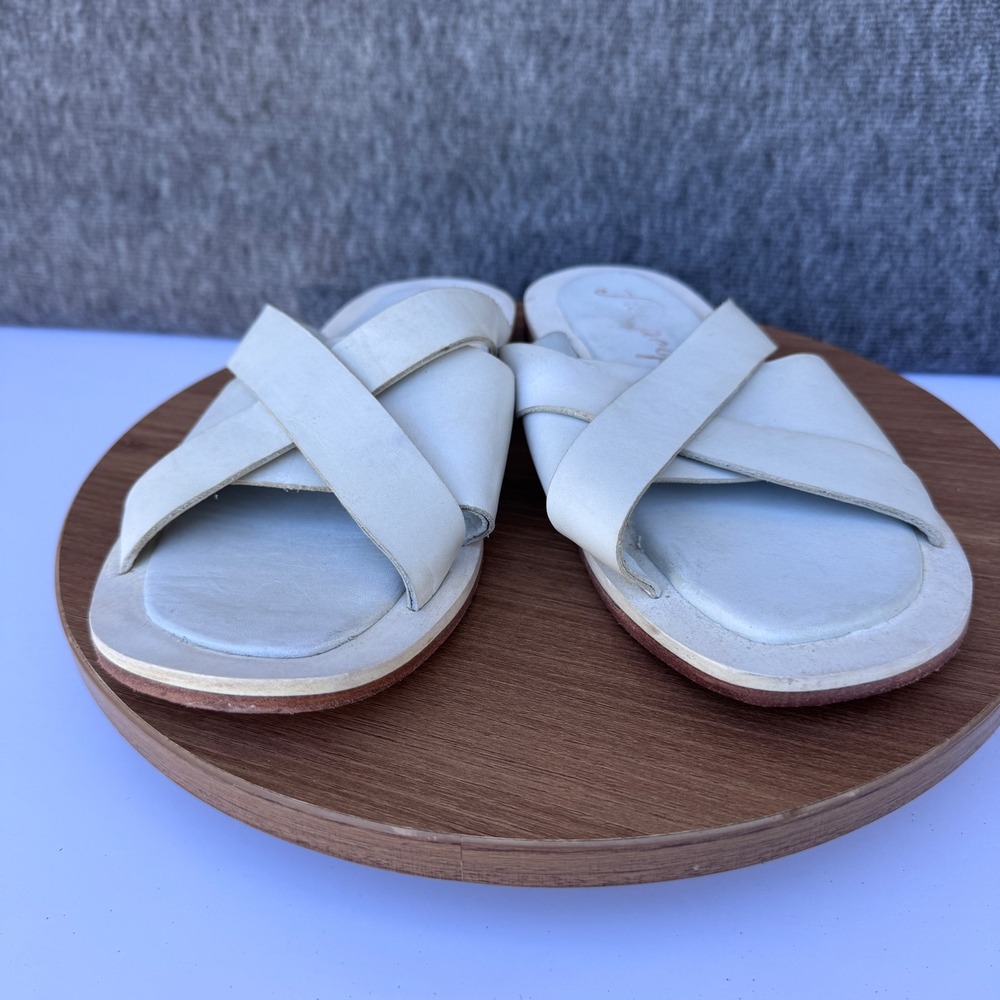 Free People Sandals White Leather Crisscross Straps Flats Slides Size 38 7.5 - 8 - Picture 6 of 7